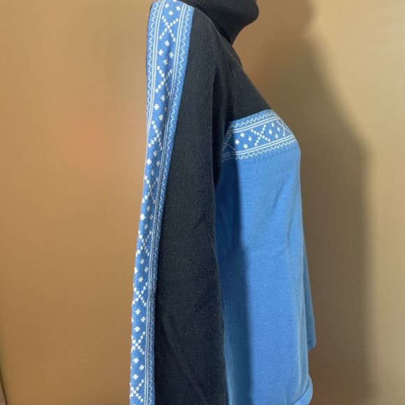 Women’s Turtleneck Sweater. Blue. Size Small. Paul Harris Design - Picture 6 of 10